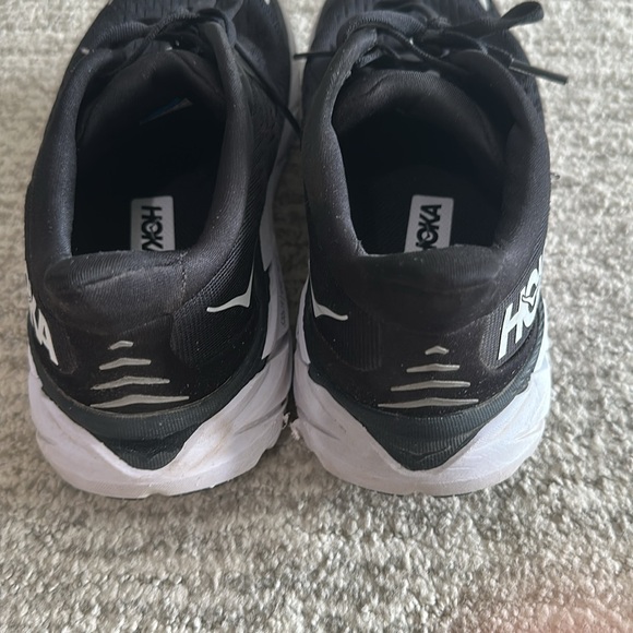 Hoka Clifton 8 Black and White Athletic Shoes sz 6.5 - Picture 5 of 9